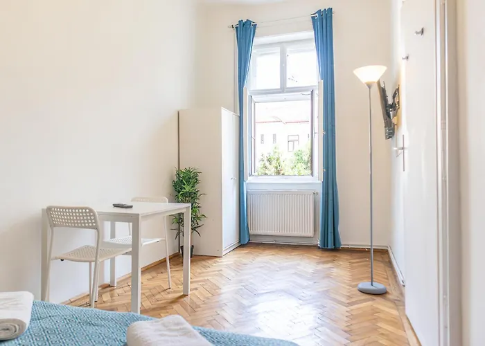 Spacious 3br Shared Apt. Comfortable And Roomy