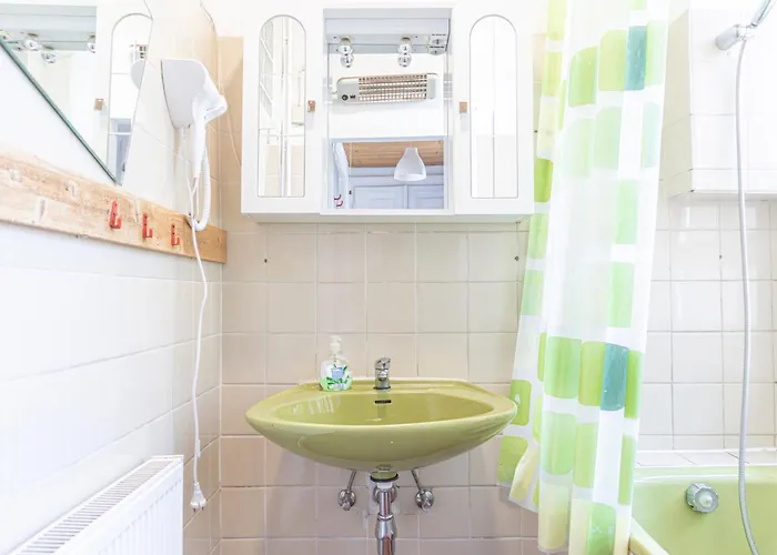 Spacious 3br Shared Apt. Comfortable And Roomy Apartment