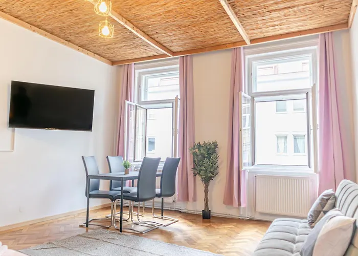 Spacious 3br Shared Apt. Comfortable And Roomy * Vienna