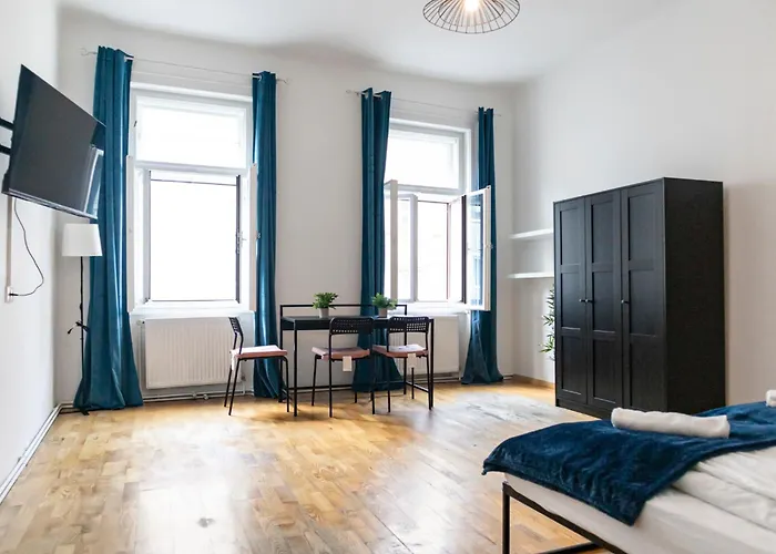 Spacious 3br Shared Apt. Comfortable And Roomy * Vienna